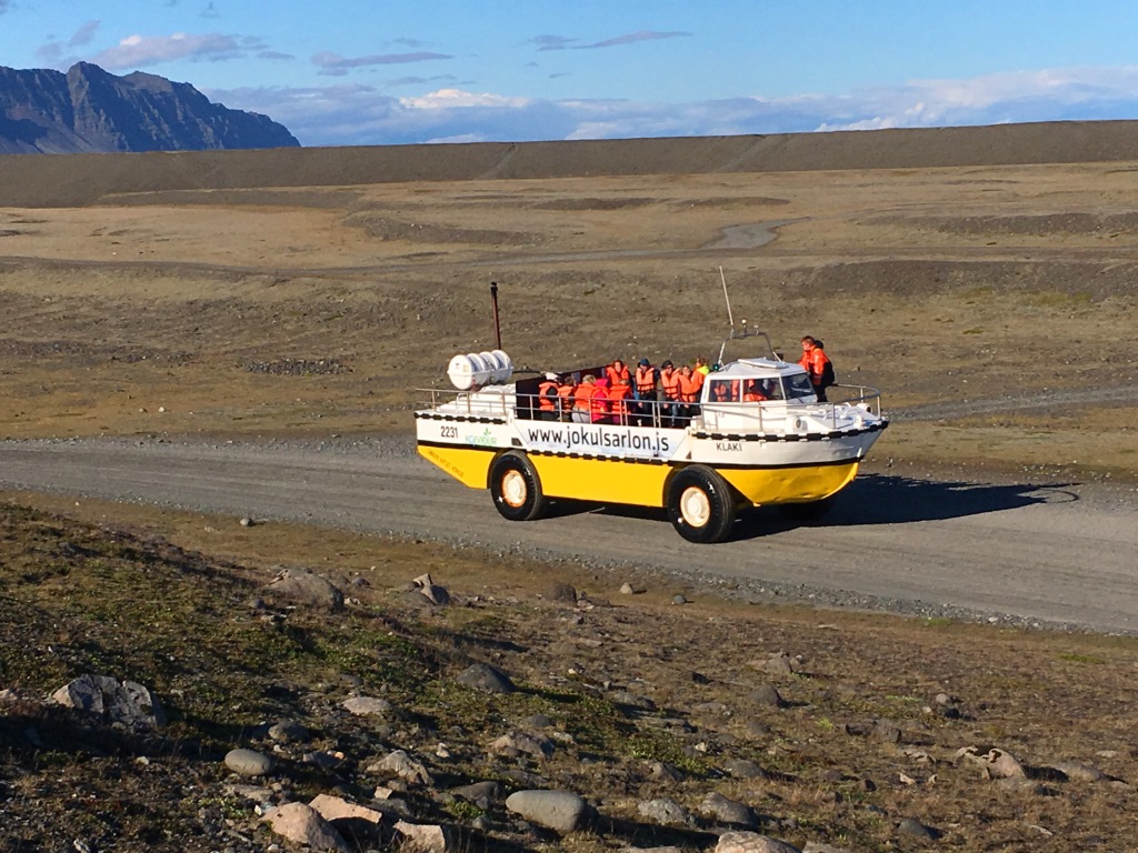 Amphibic car/boat of Jökulsarlon Lagoon tour